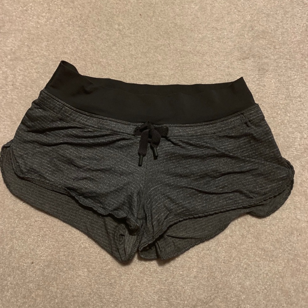 Lululemon size 4 shorts